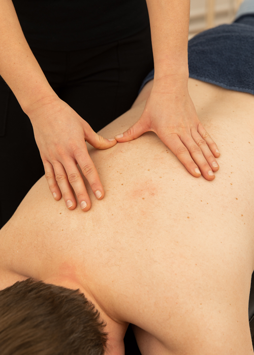 https://fullfunktion.se/wp-content/uploads/2022/12/massage-behandling.png